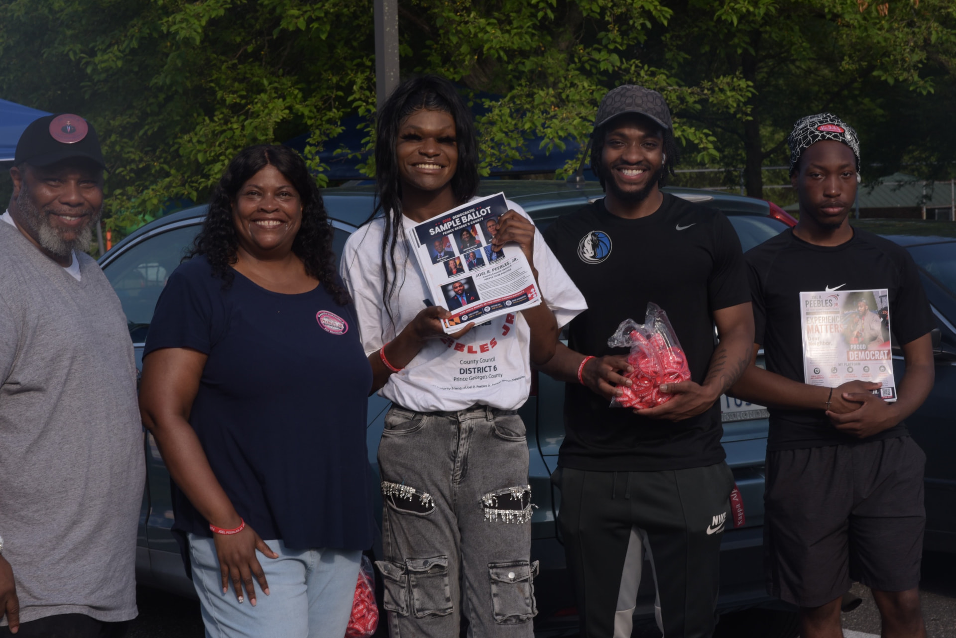 Canvassing team organizing in the field